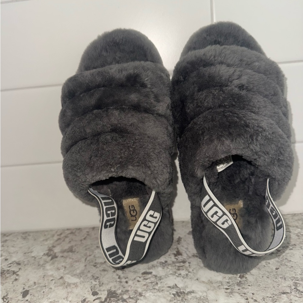 UGG Women’s Charcoal Fluffy Slides